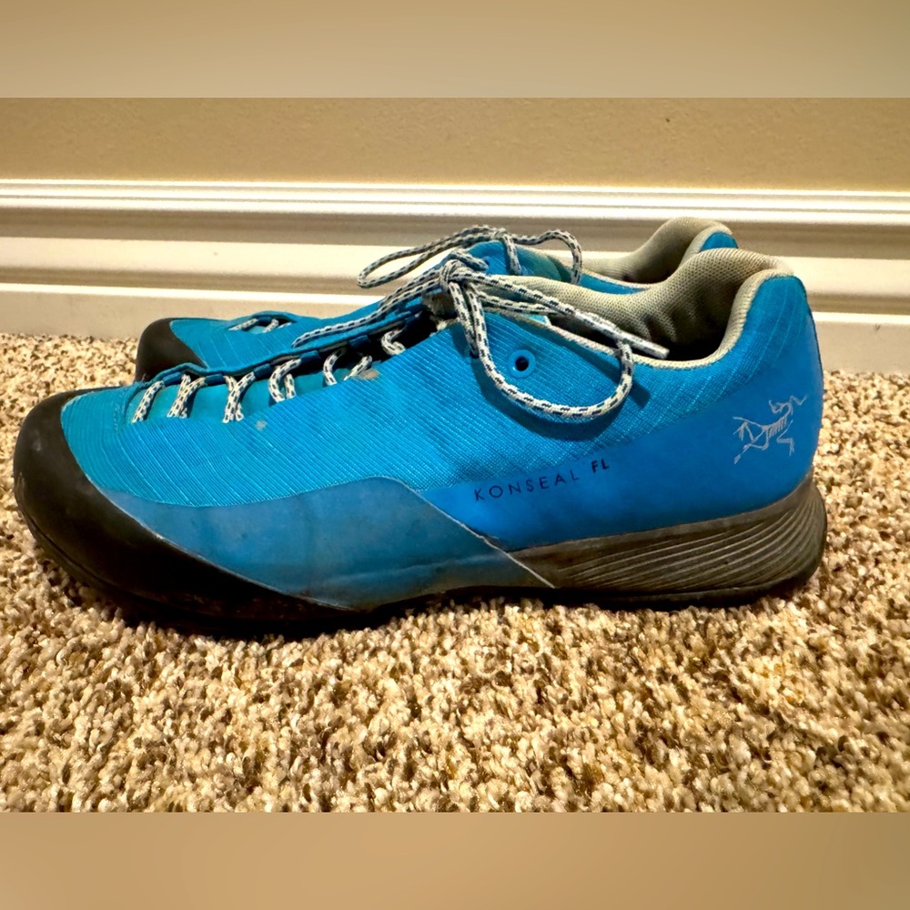 Arc’teryx Konseal FL Approach Climbing shoes